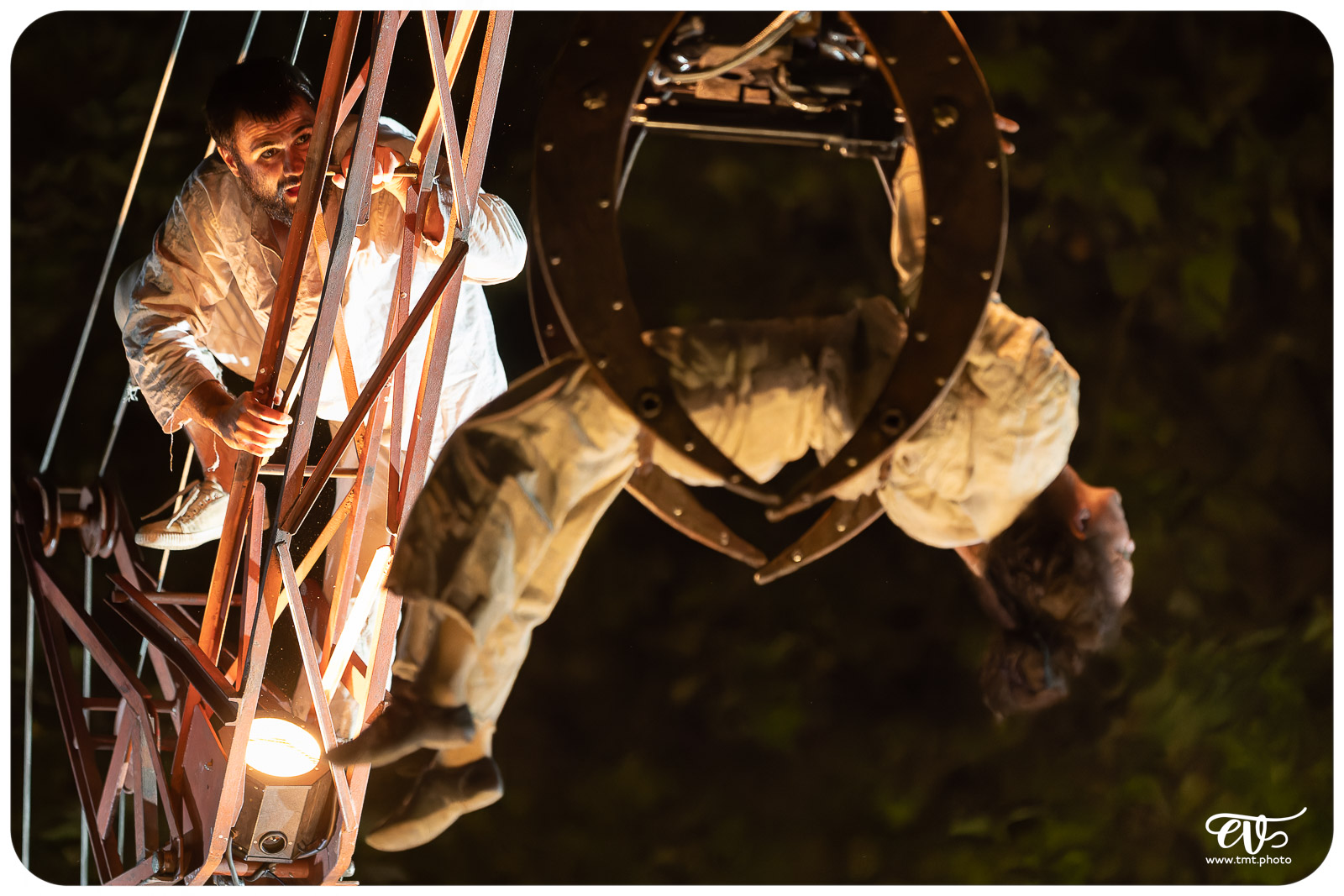 DE CHAIR ET D'ACIER (CIE 100 RACINES)